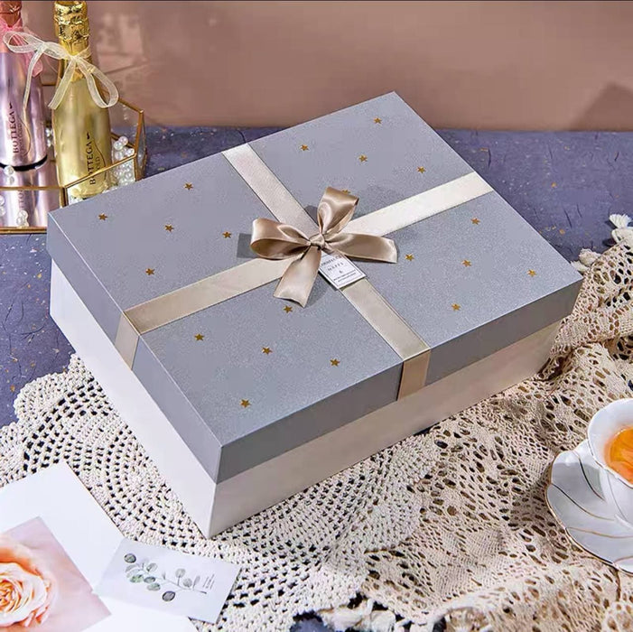 Gift Box Large - Pearlescent Grey Star
