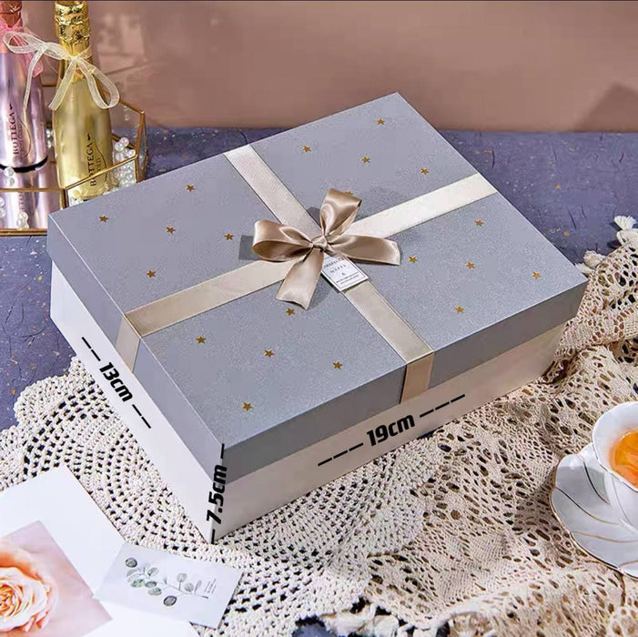 Gift Box Medium - Pearlescent Grey Star